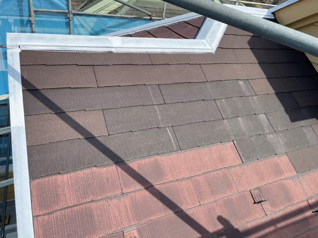 屋根の板金部分へエポキシ塗布｜横浜市内のN様邸にて塗り替え塗装